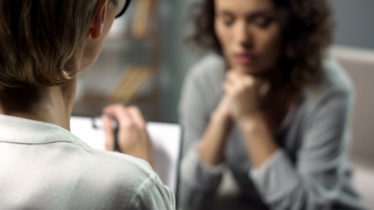 Jakie rodzaje terapii stosowane są przez wykwalifikowanych psychiatrów?