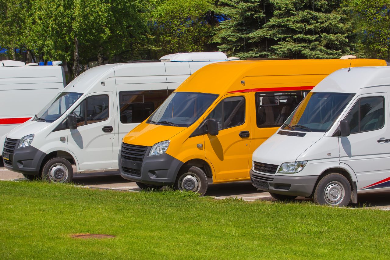 O czym należy pamiętać, kiedy wybiera się firmę transportową?