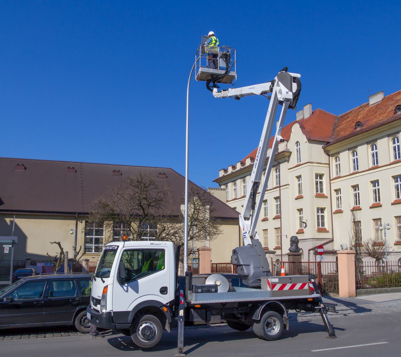 Do czego na co dzień wykorzystuje się podnośniki koszowe?